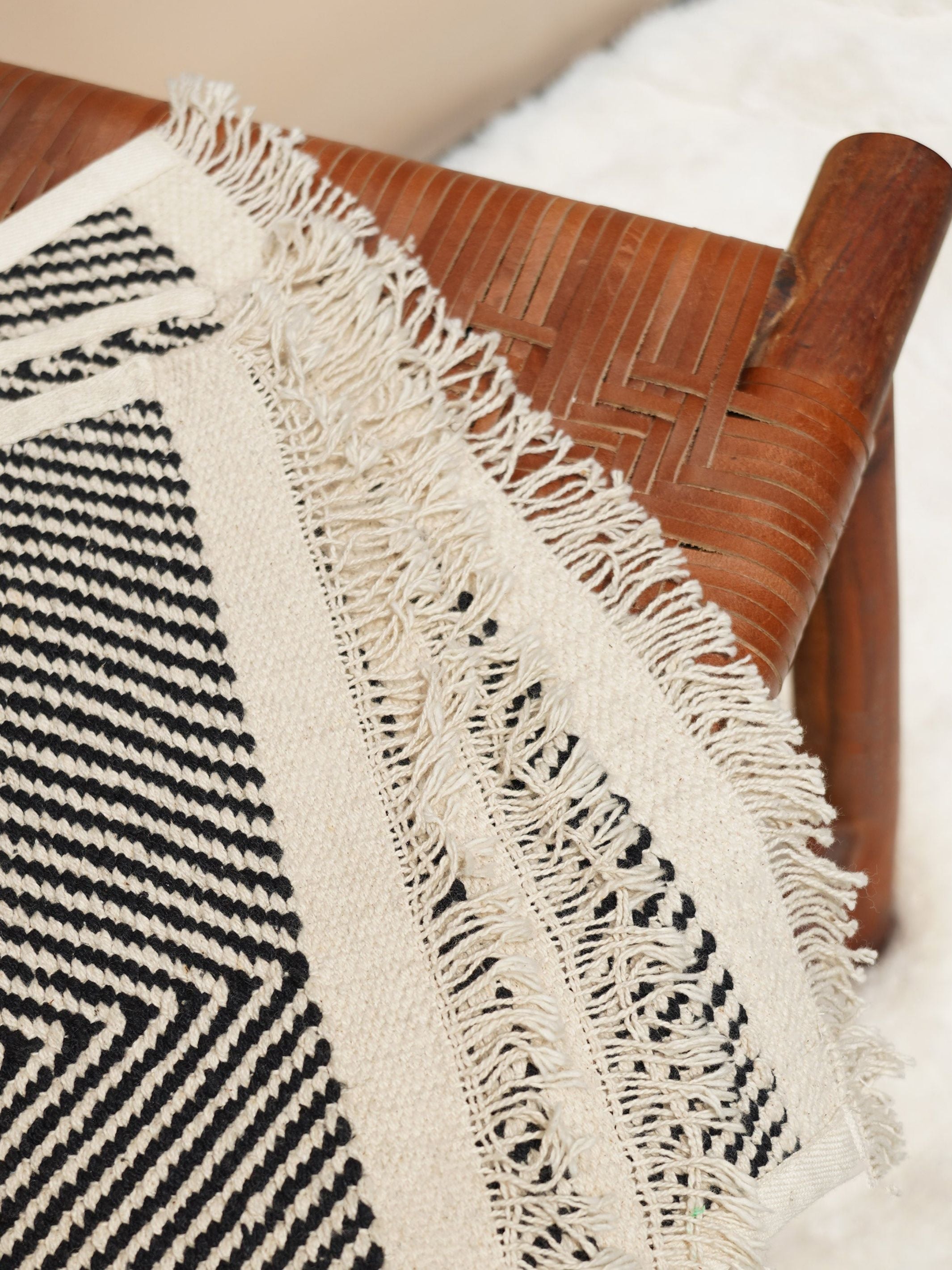 Black and White Table Mat