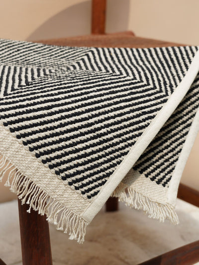 Black and White Table Mat