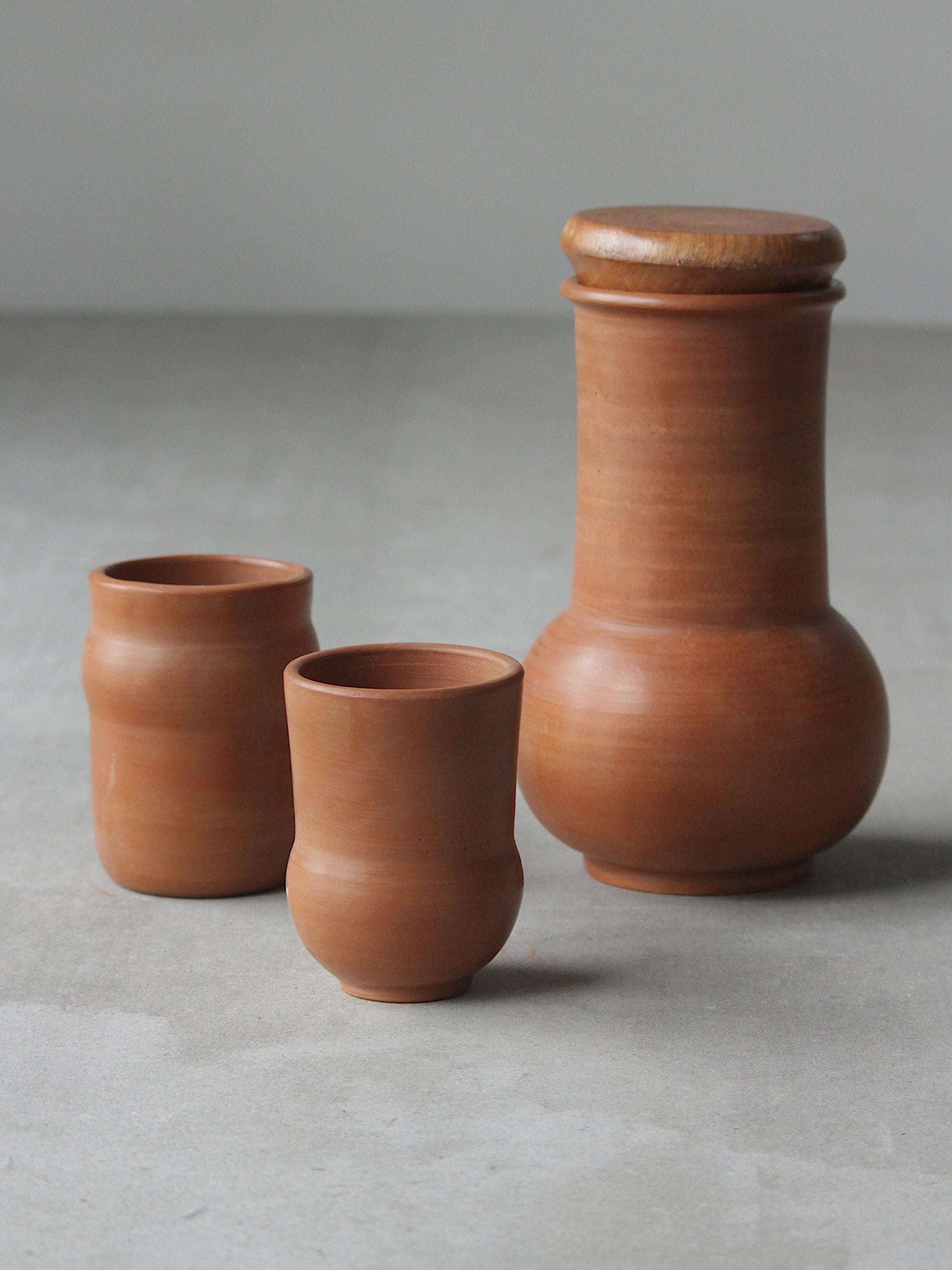 Carafe and 2 tumblers