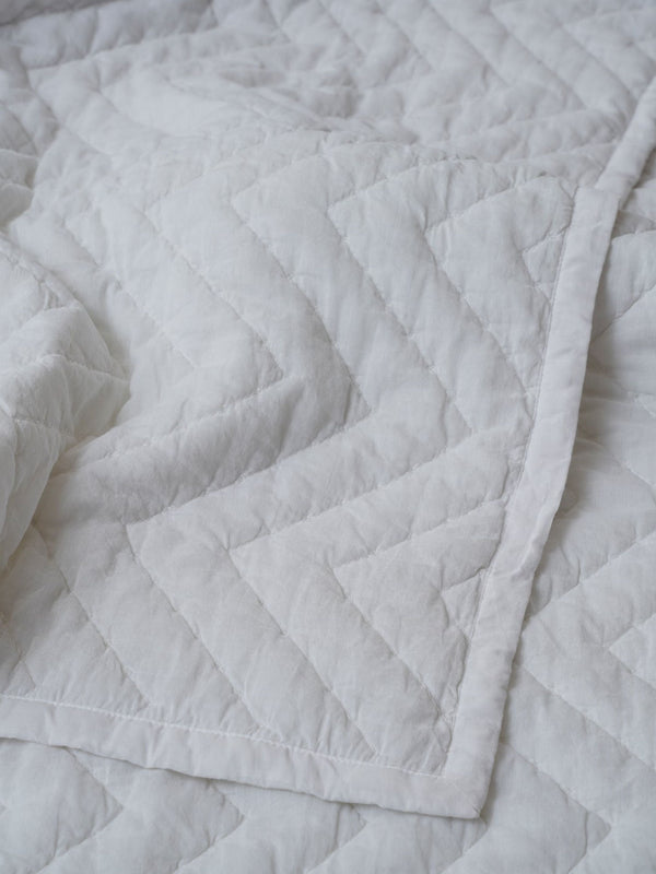 Quilted Bedding Set - Chevron Ivory