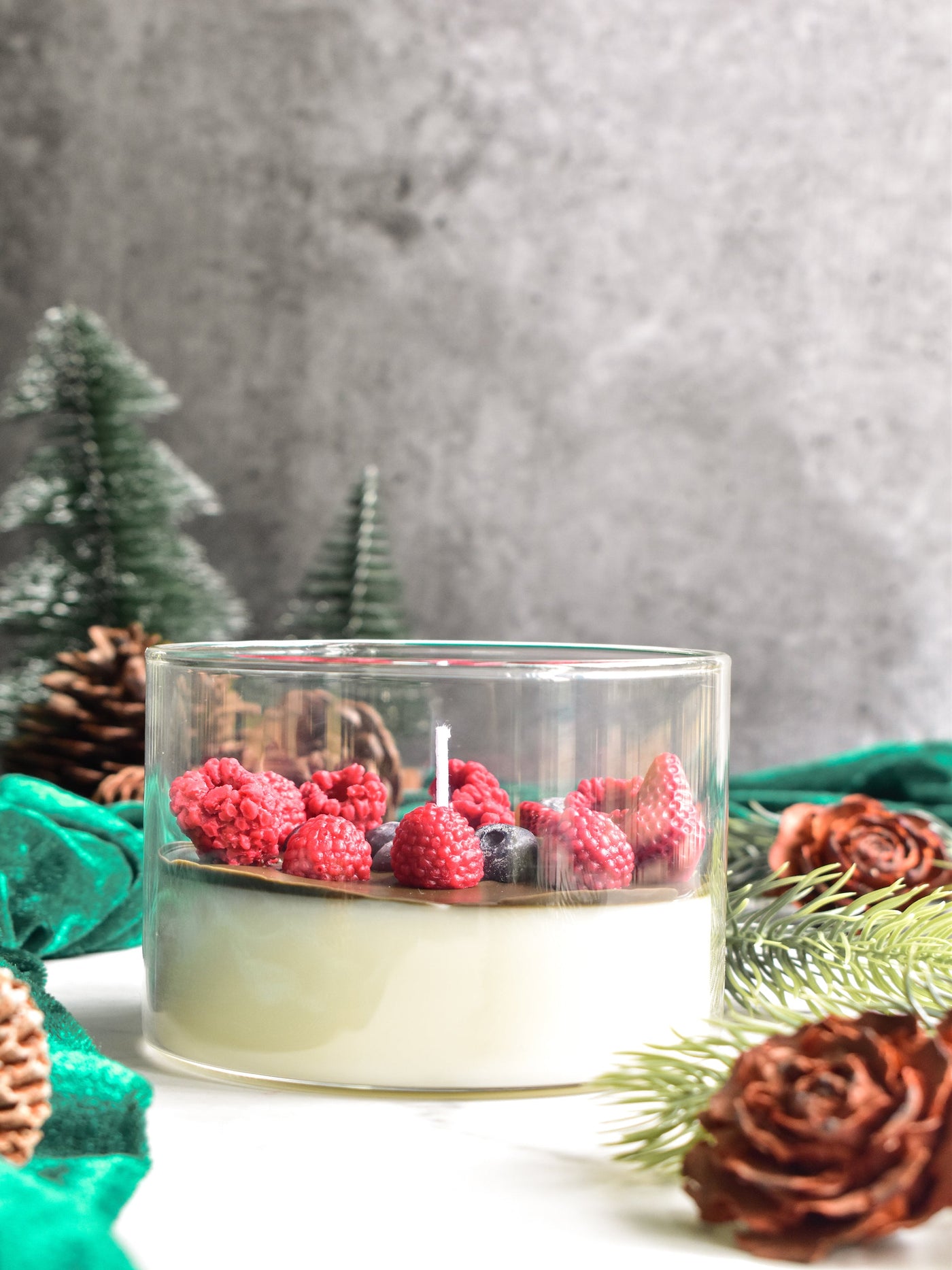 Classic Pannacotta Candle With Berries