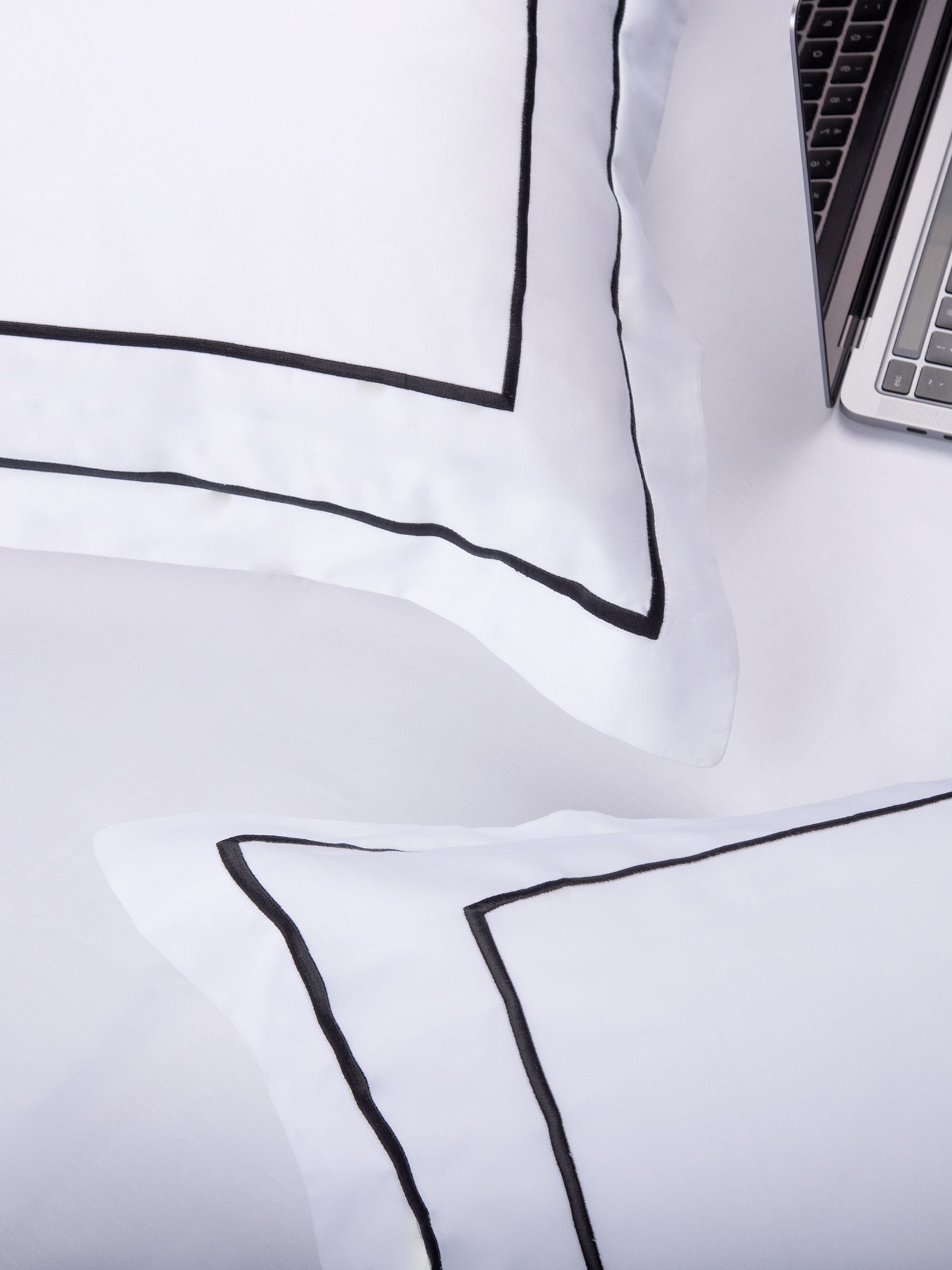 Bedsheet - Classic White