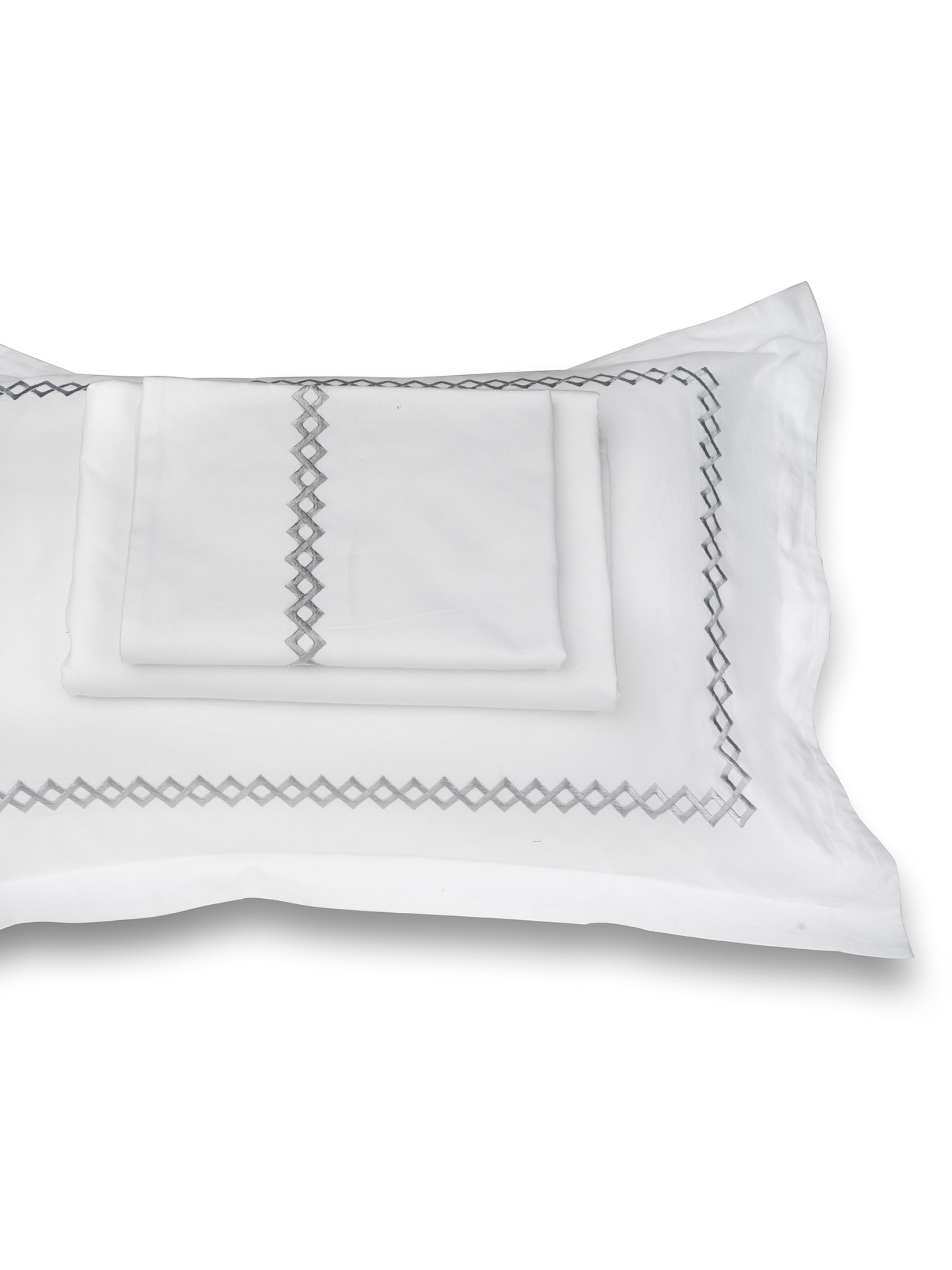 Bedsheet - Cubes White