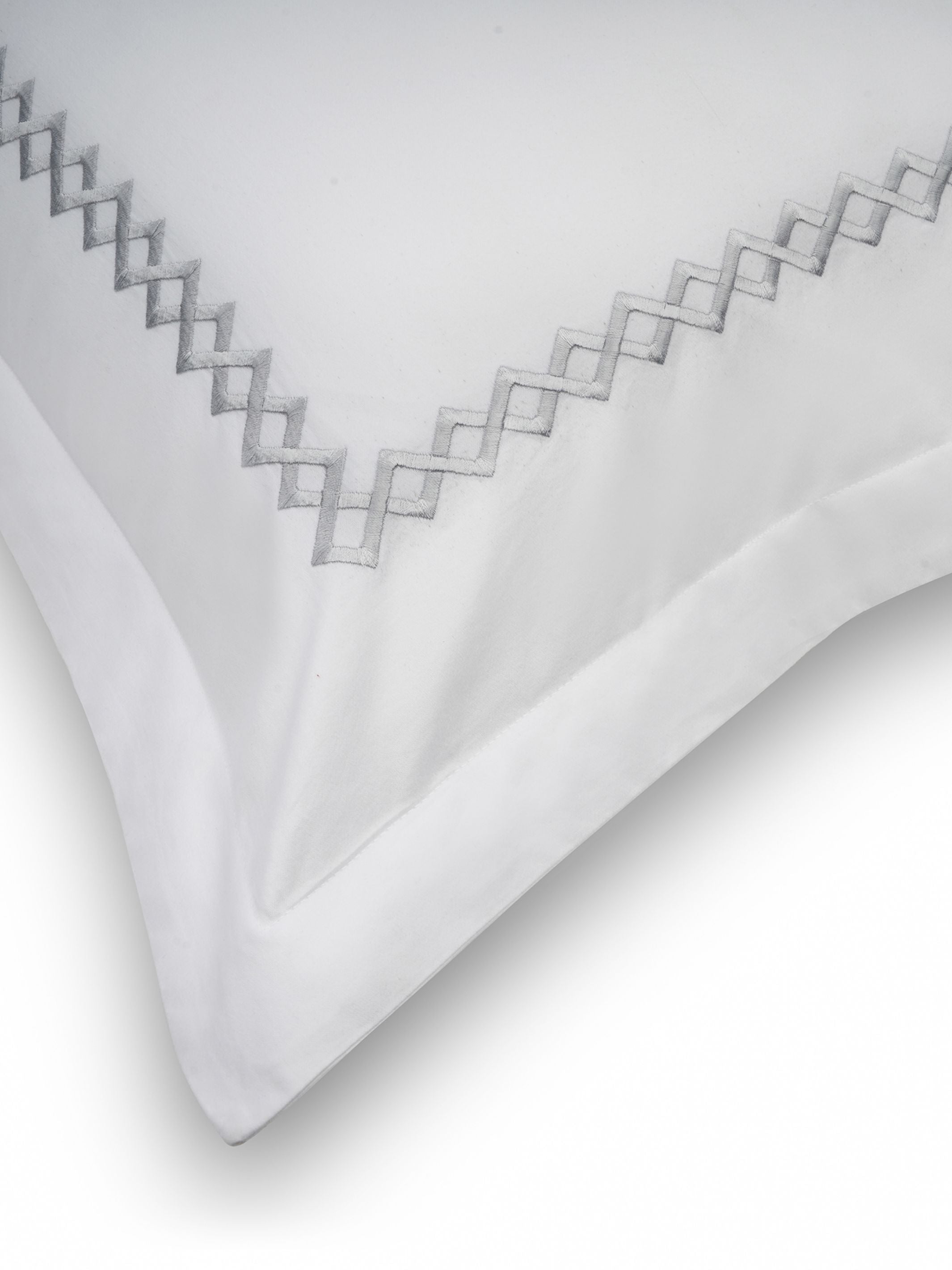 Bedsheet - Cubes White