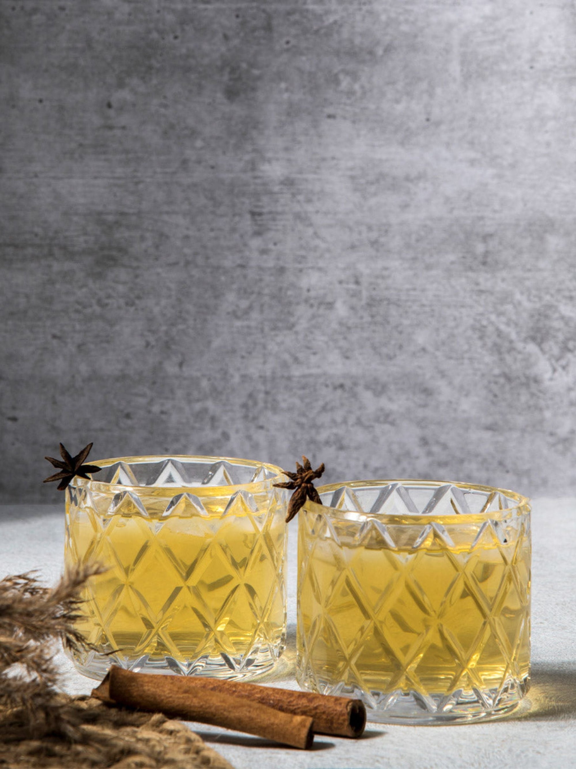 Diamond Glass & Snacks Gift Box