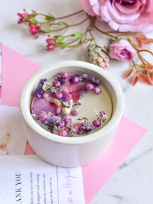 Dryflower & Soy Wax Candle In Cylindrical Jar