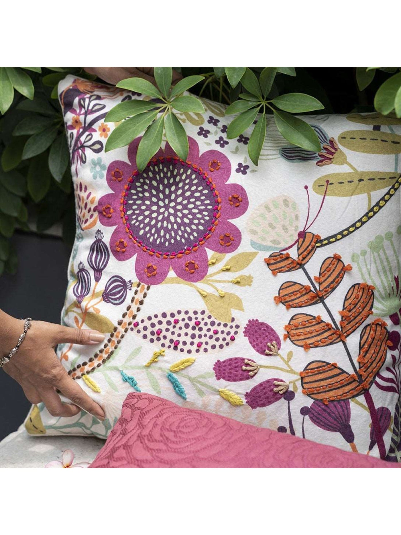 Garden of isle Cushion Cover Floral