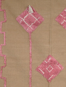 Garis Tufted Rug