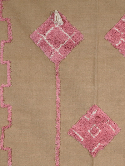 Garis Tufted Rug