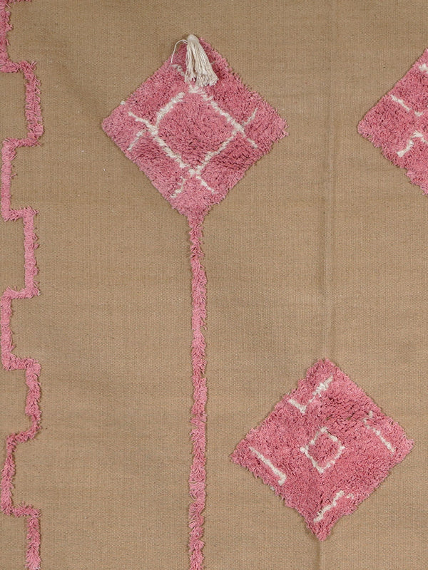 Garis Tufted Rug