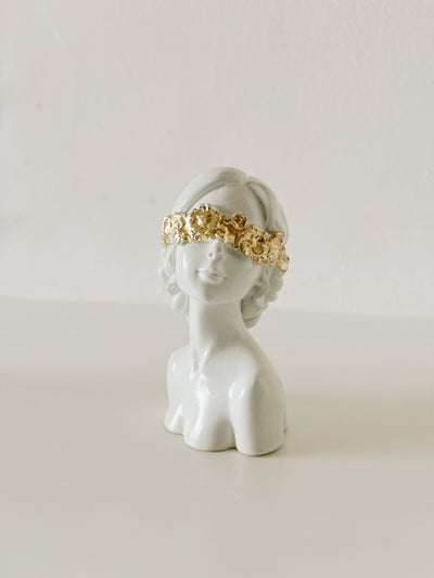 Greek Goddess Blindfolded Lady figurine