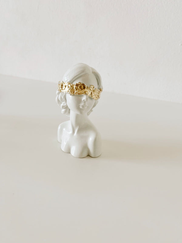 Greek Goddess Blindfolded Lady figurine
