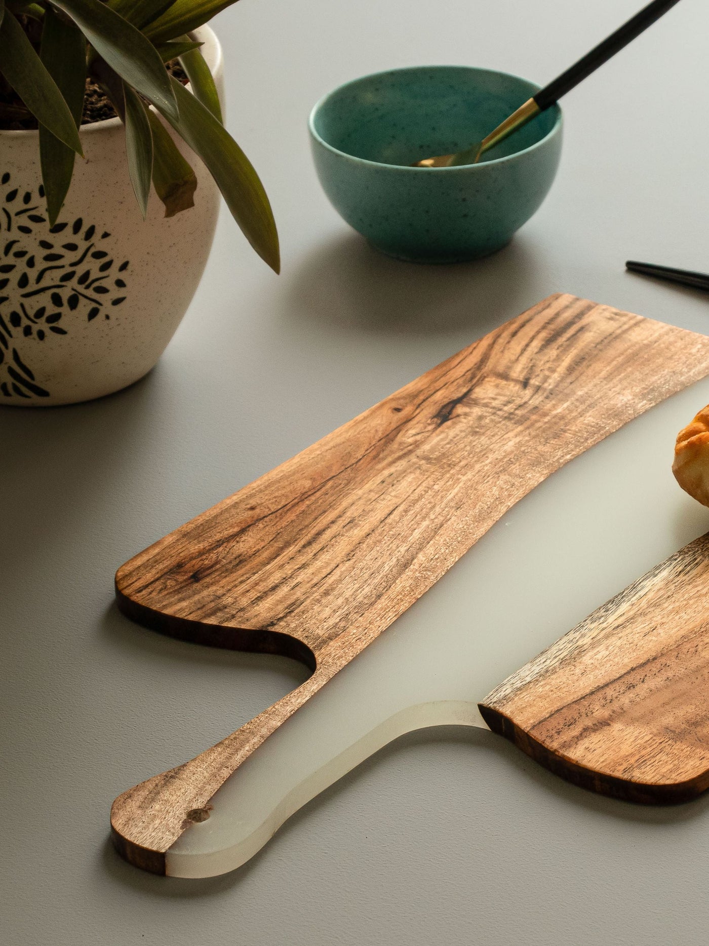 Icicle Wood-Epoxy Platter with Padddle