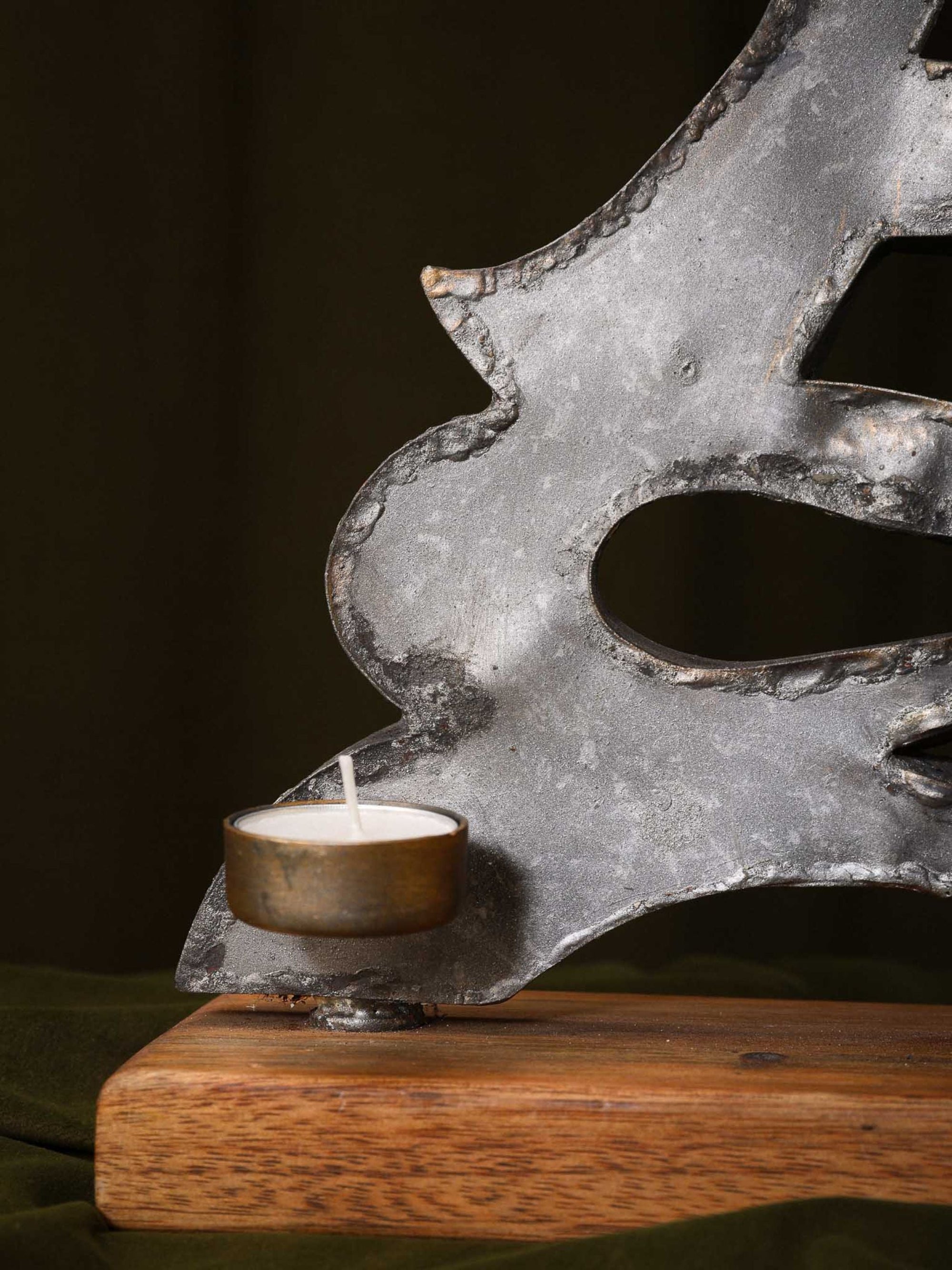 Metallic Glow Xmas Tree