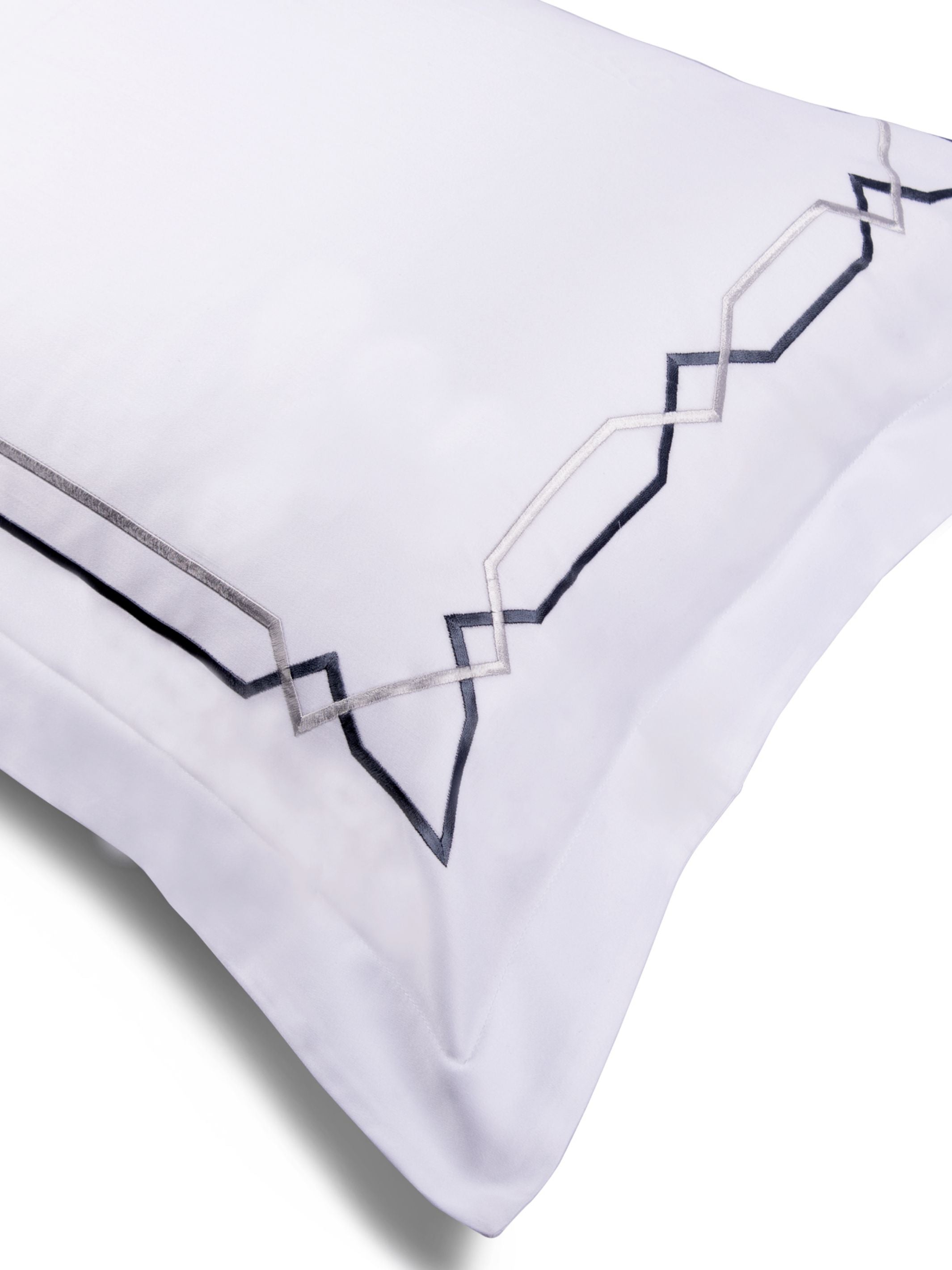 Bedsheet - Mountain Trail White