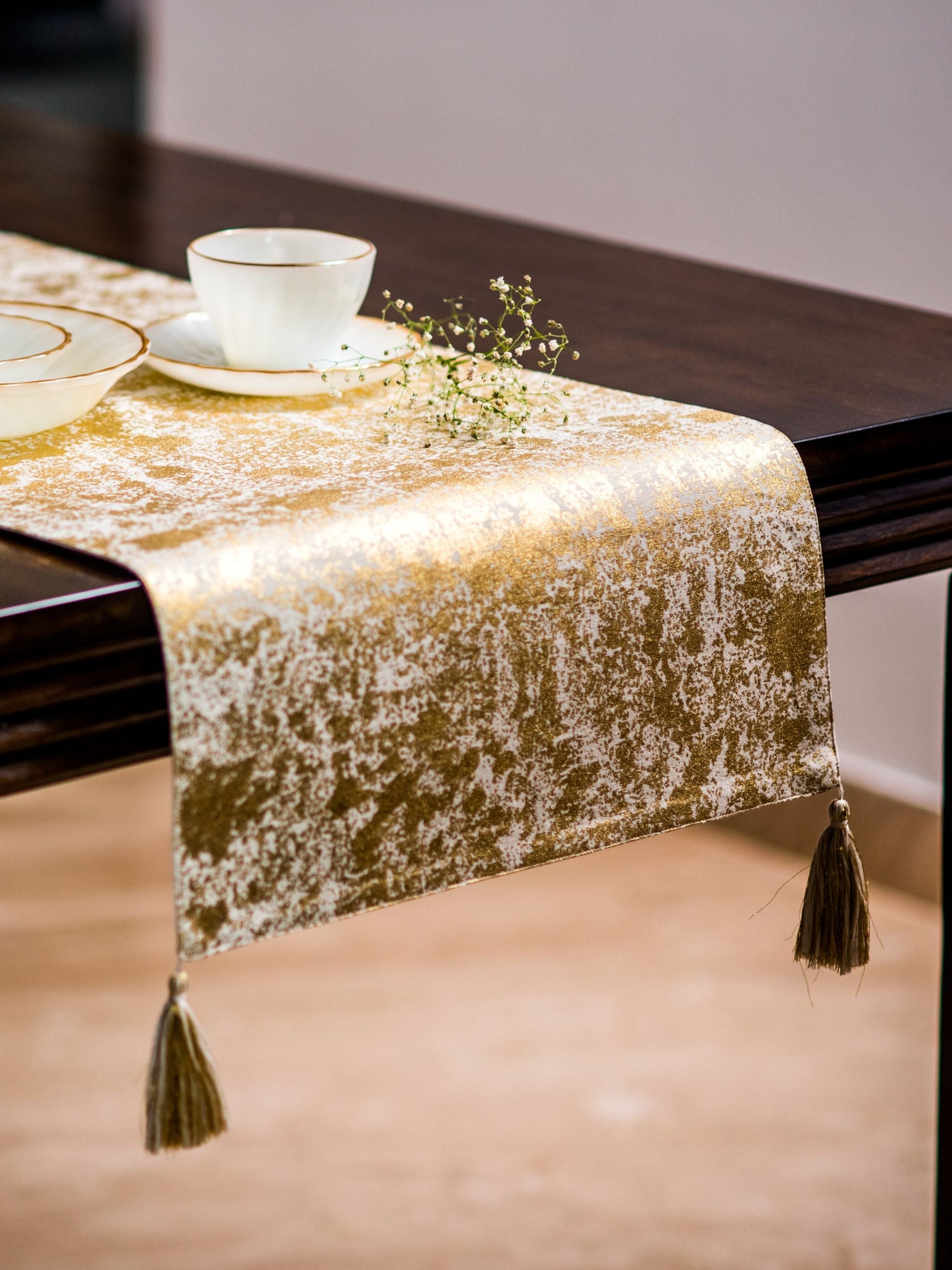Navroz Gold Hues Runner