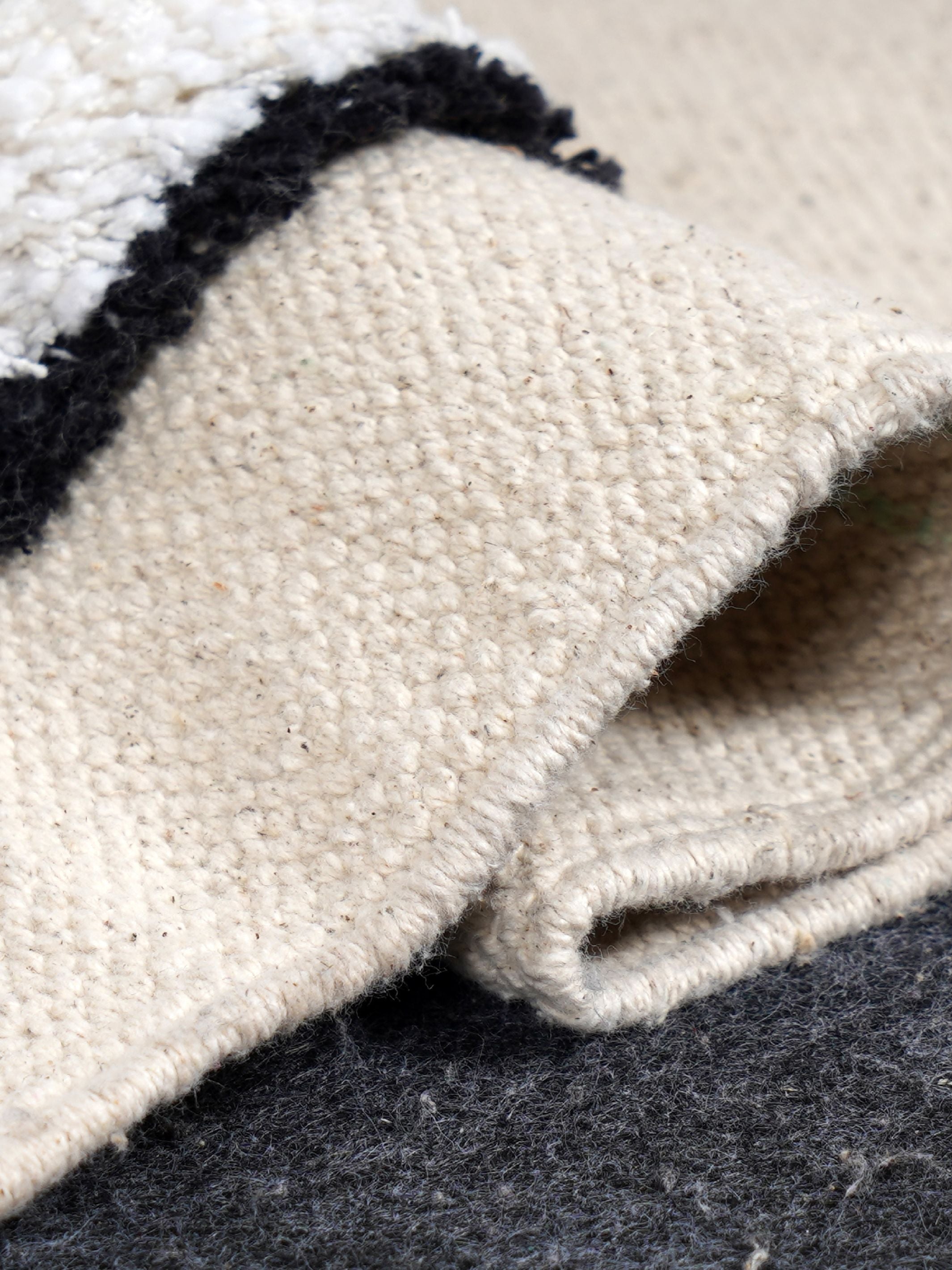 Olmos Tufted Rug