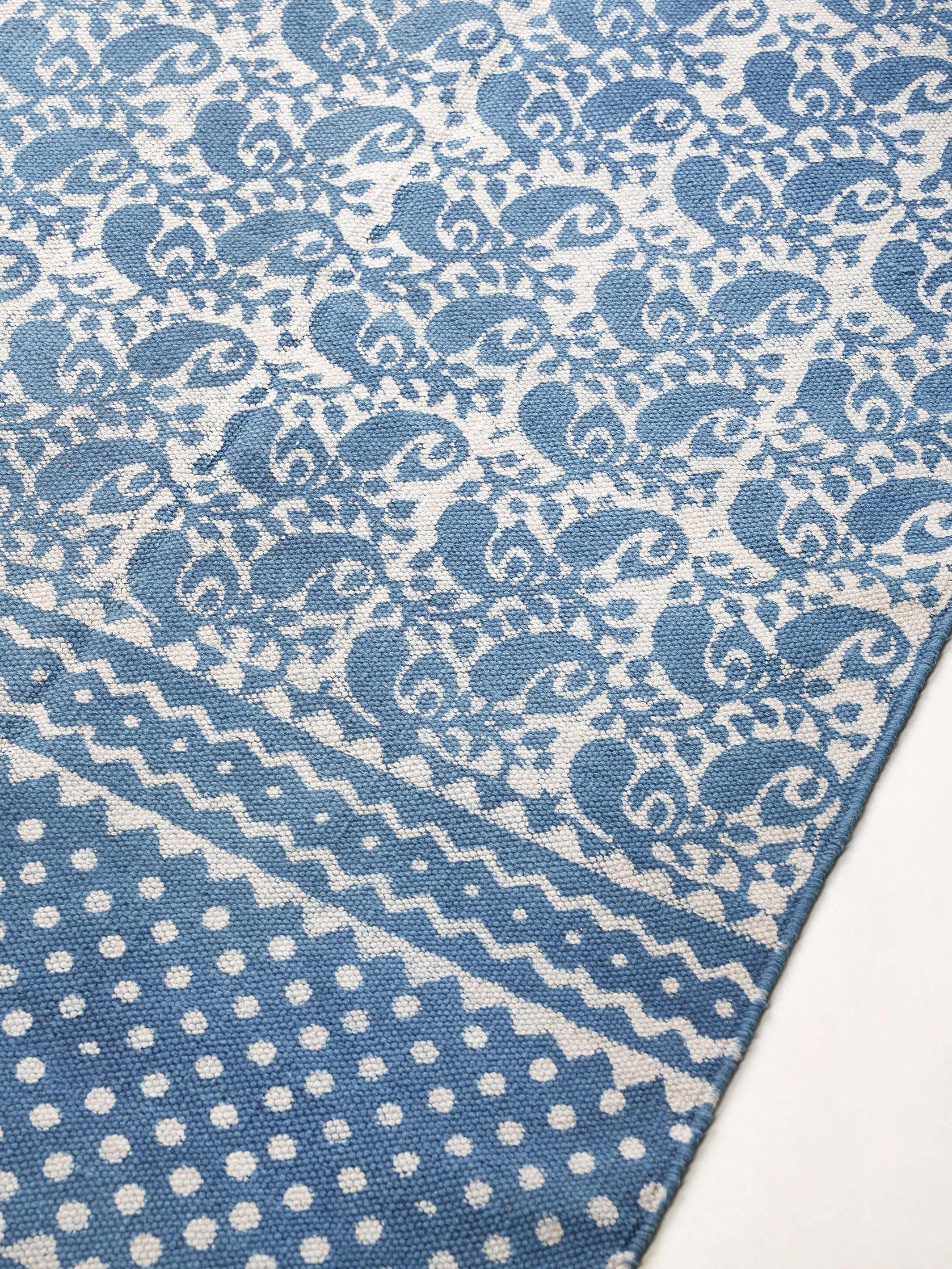 Paisley Blooming Creeper Rug