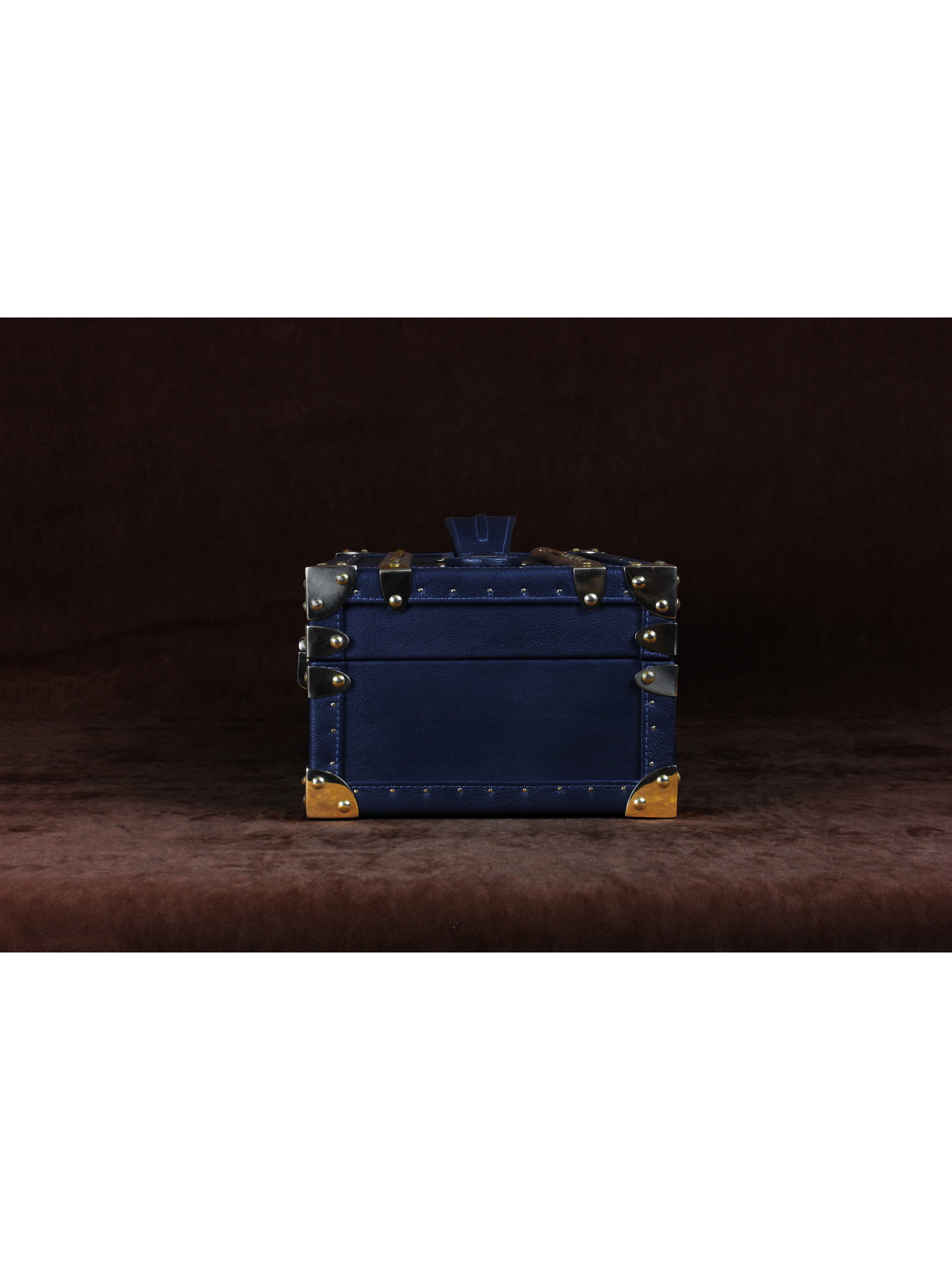 Petite Wine Trunk