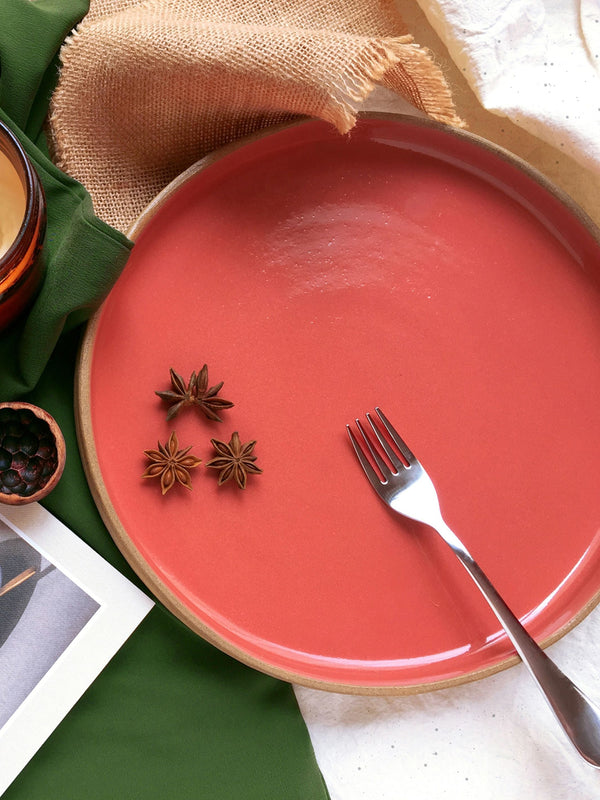 Rimmed Dinner Plate