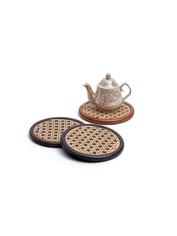 Rosemary walnut disc wicker trivet