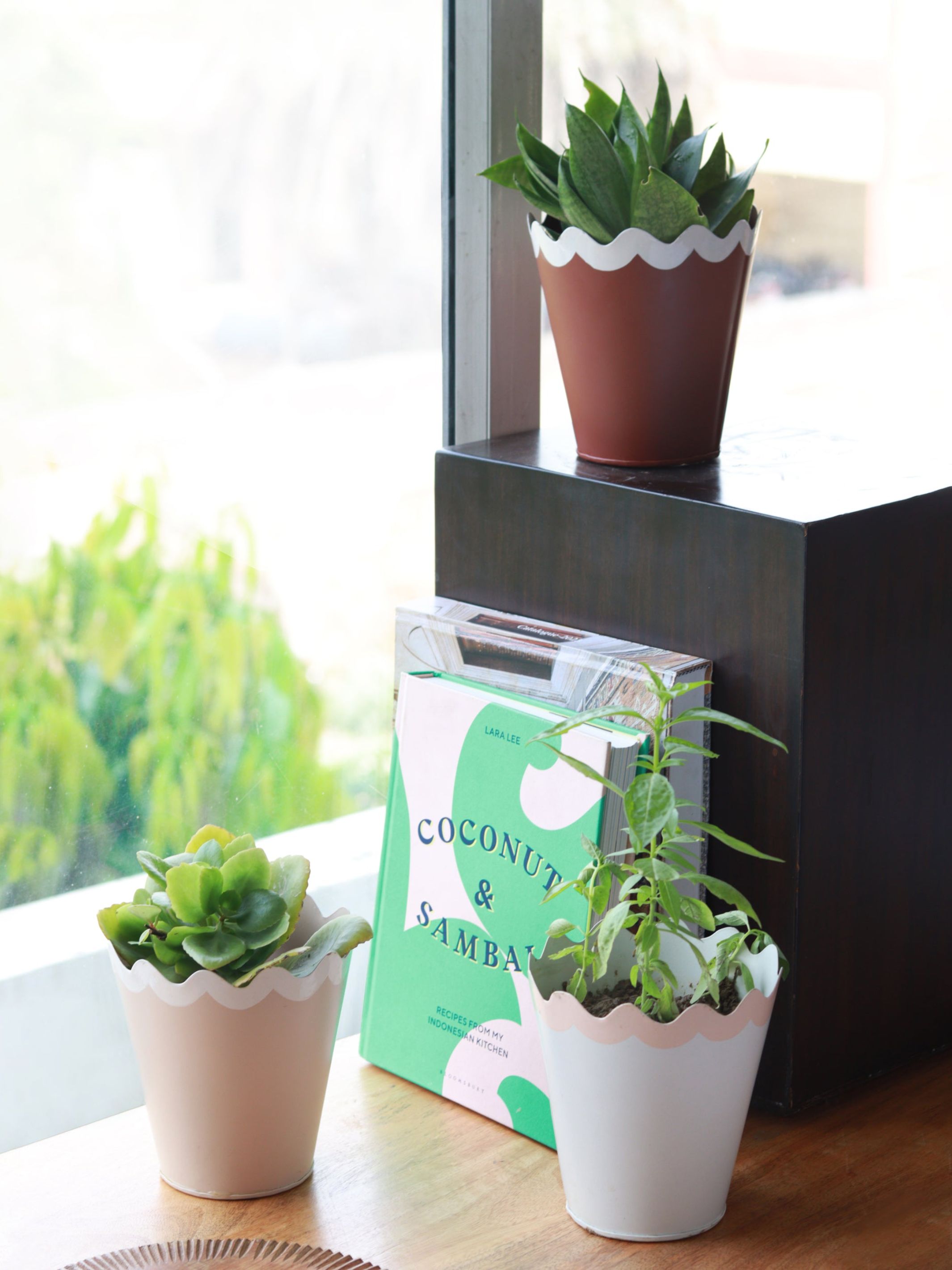 Scallop Metal Planter