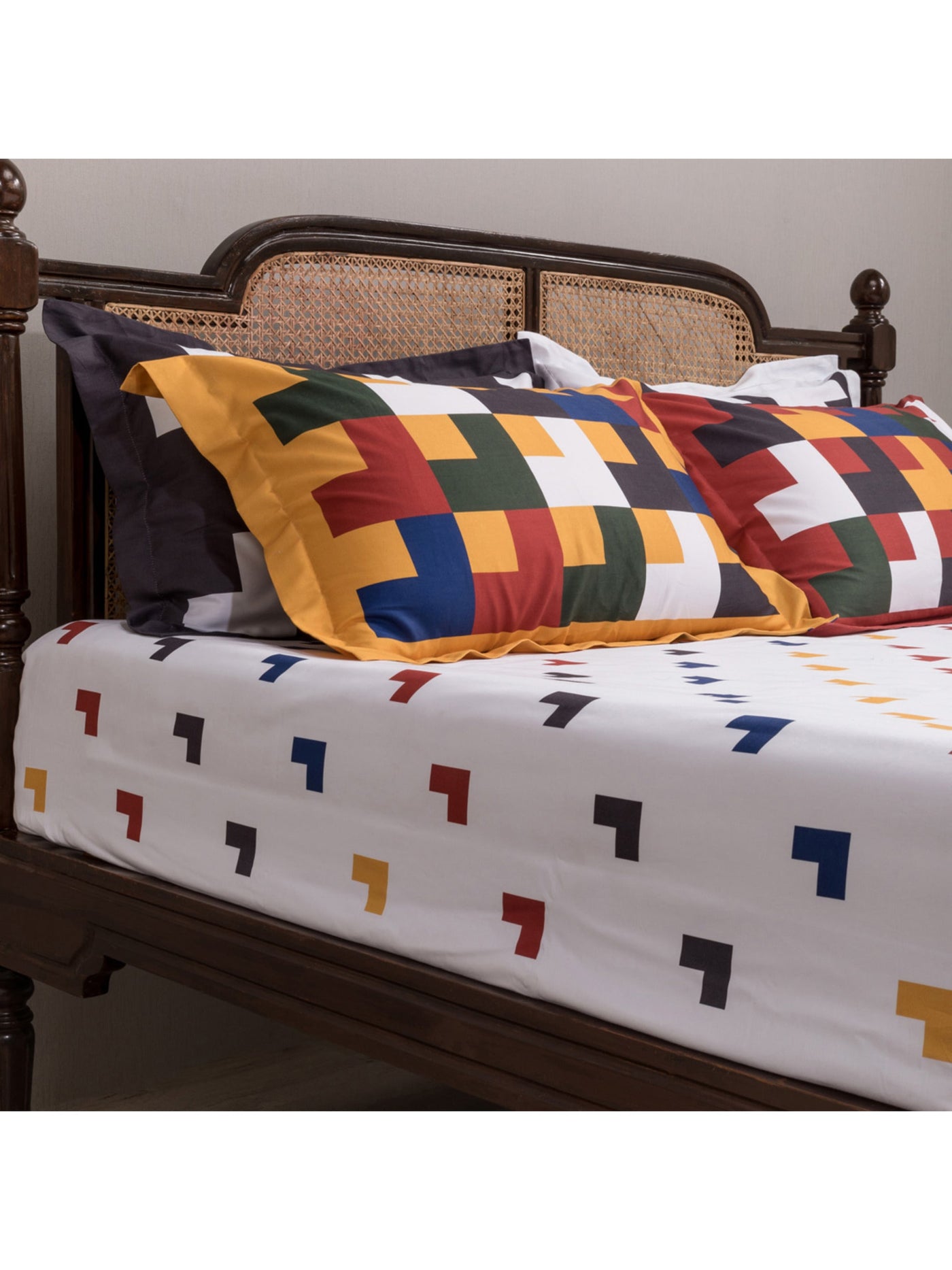 The Chaukona Bedsheet In Vibrant White