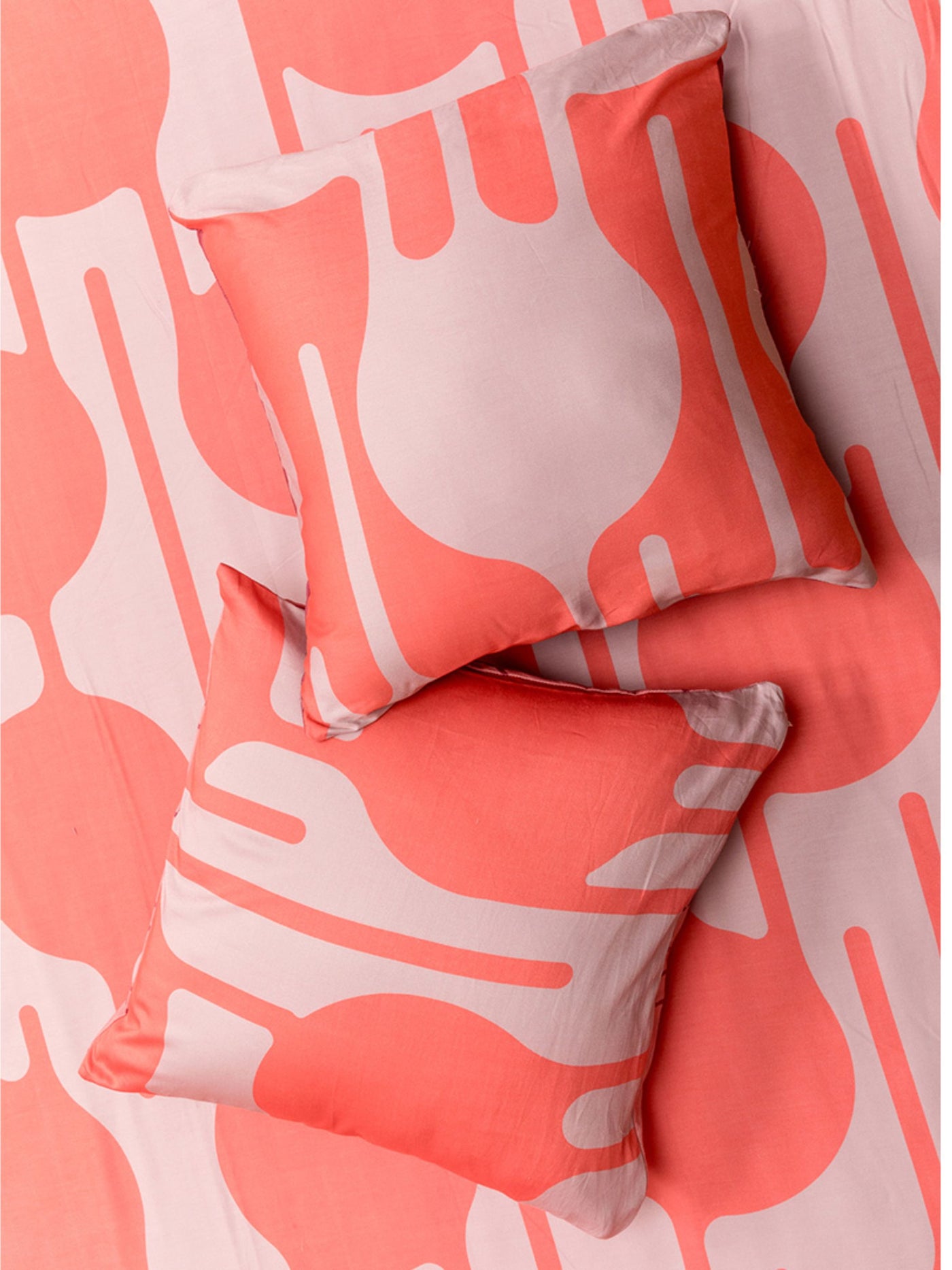 The Dripdrip Cushion Covers In Coral