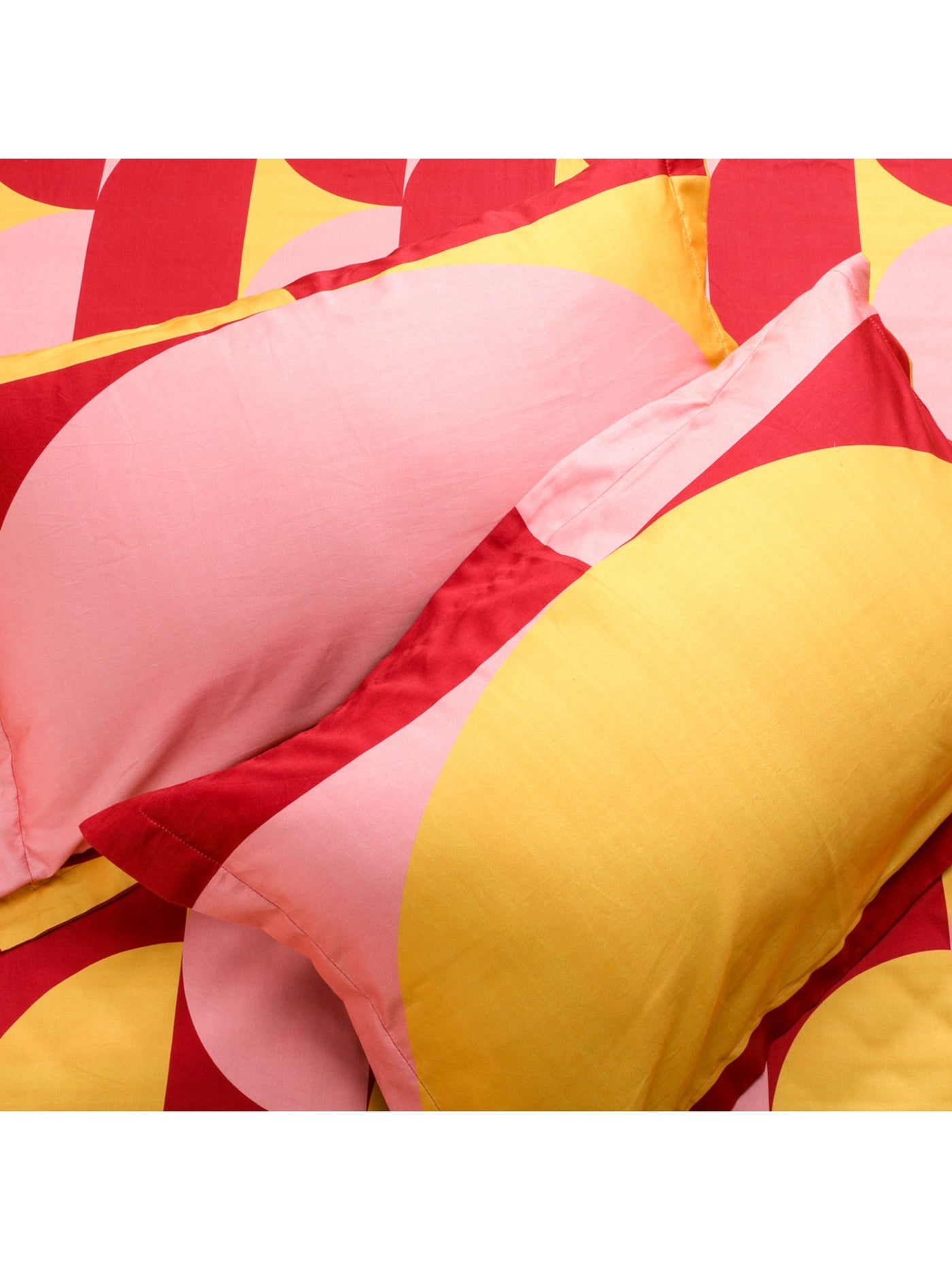The Echo Bedsheet In Hot Red
