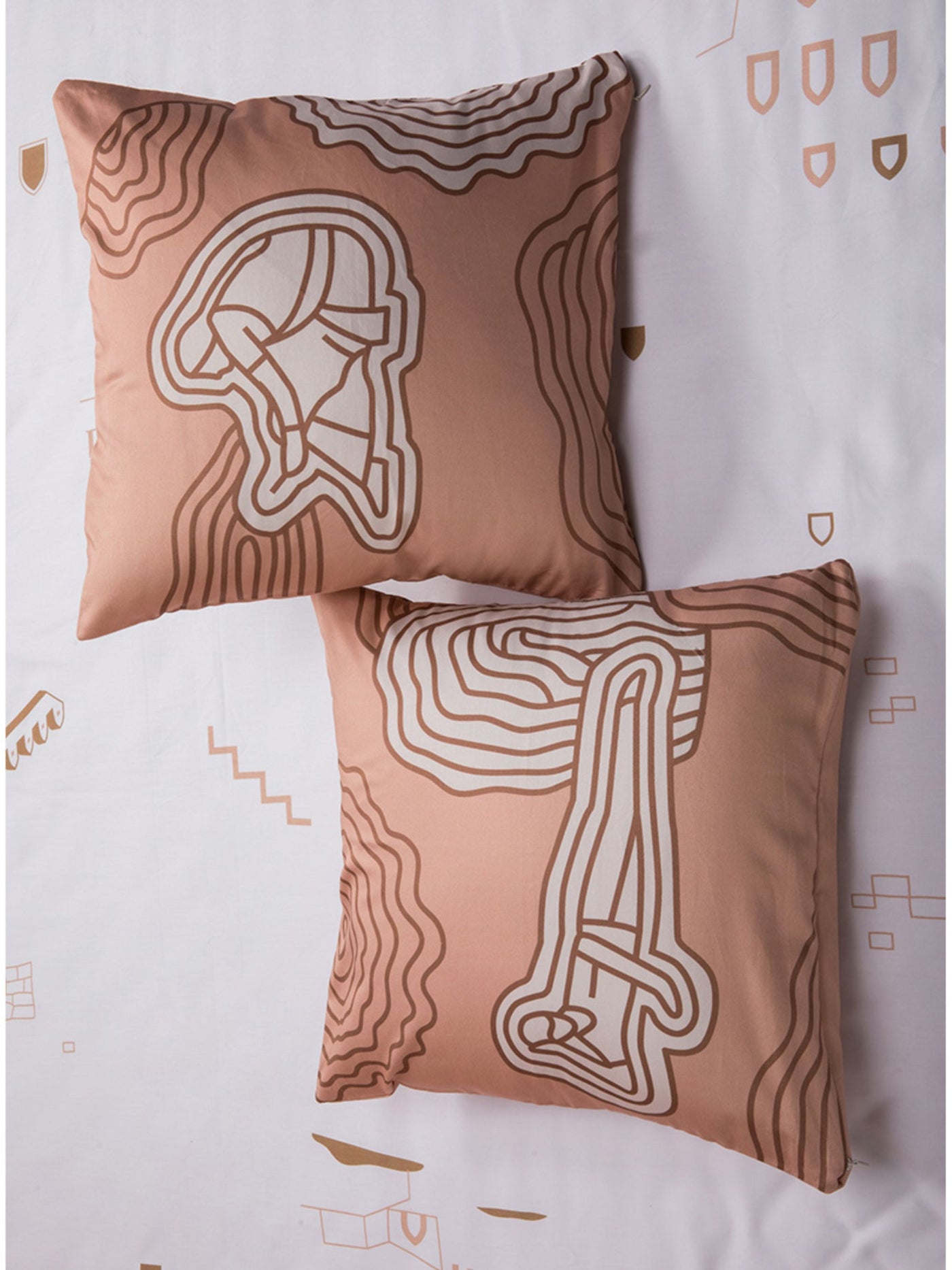 The Golconda Memories Cushion Covers In Spanish Pink