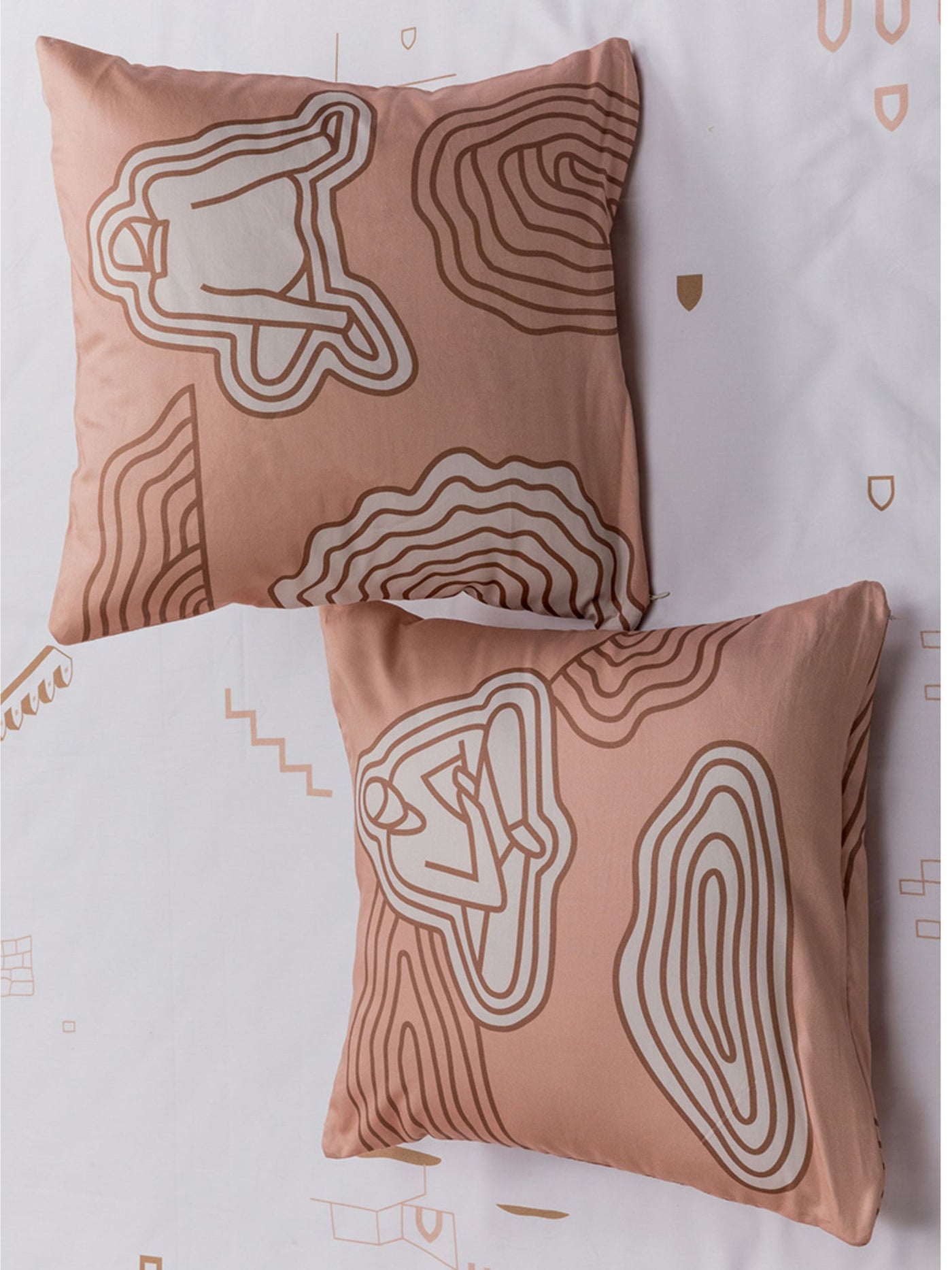 The Golconda Memories Cushion Covers In Spanish Pink
