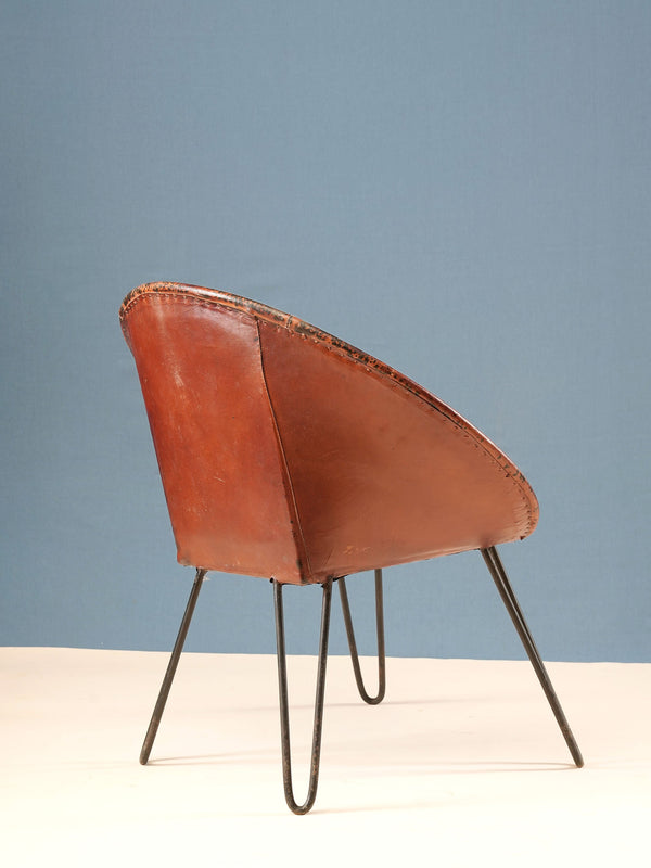 Tufted Leather Scooped Armchair